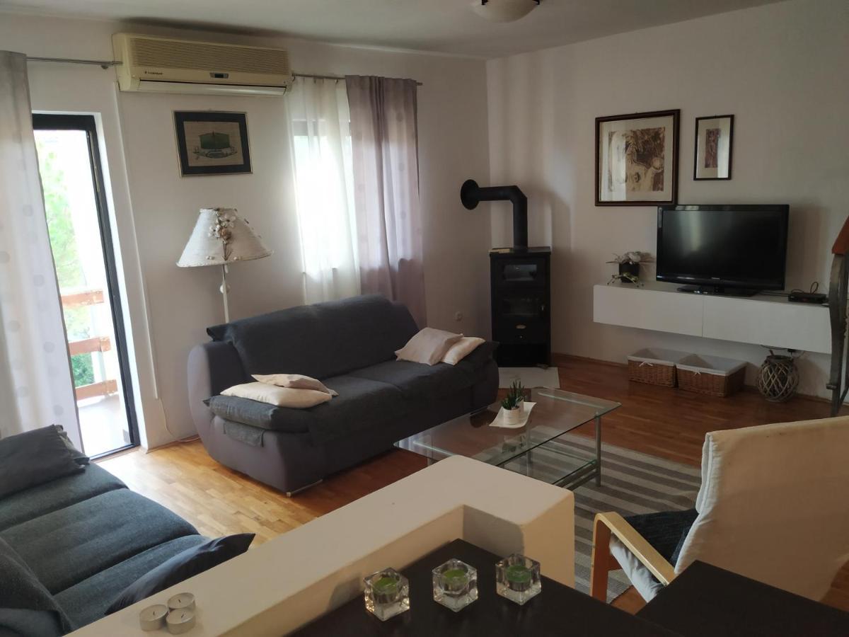 Apartmani Deleut Novi Vinodolski Exterior photo
