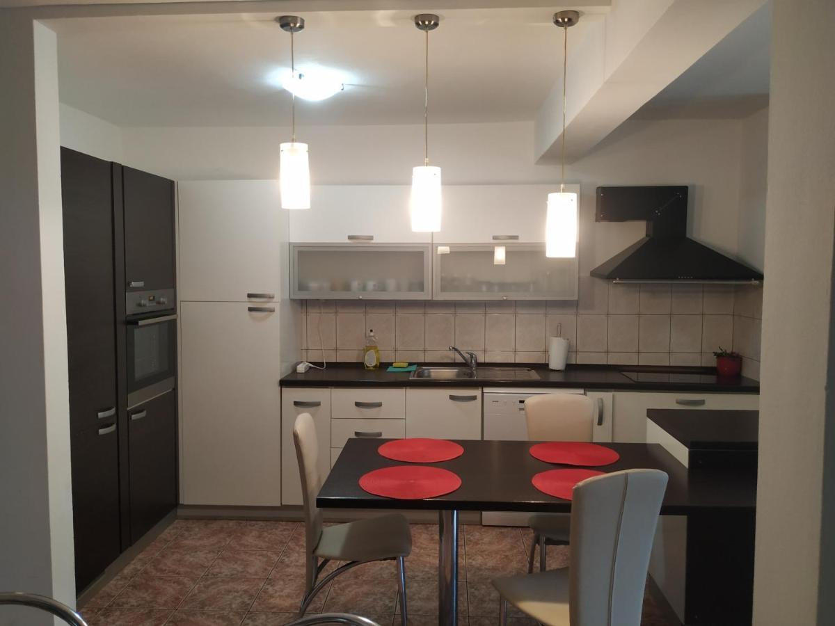 Apartmani Deleut Novi Vinodolski Exterior photo