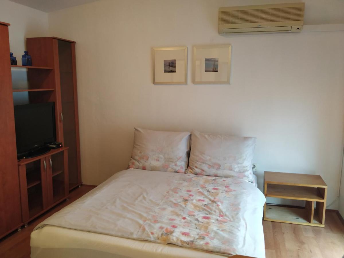 Apartmani Deleut Novi Vinodolski Exterior photo