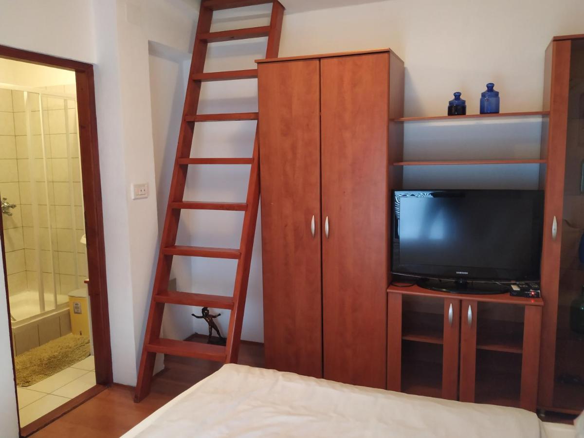 Apartmani Deleut Novi Vinodolski Exterior photo