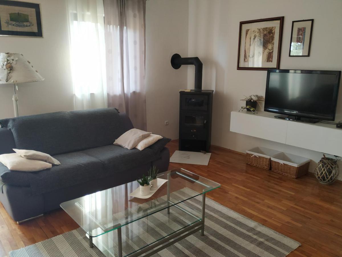Apartmani Deleut Novi Vinodolski Exterior photo