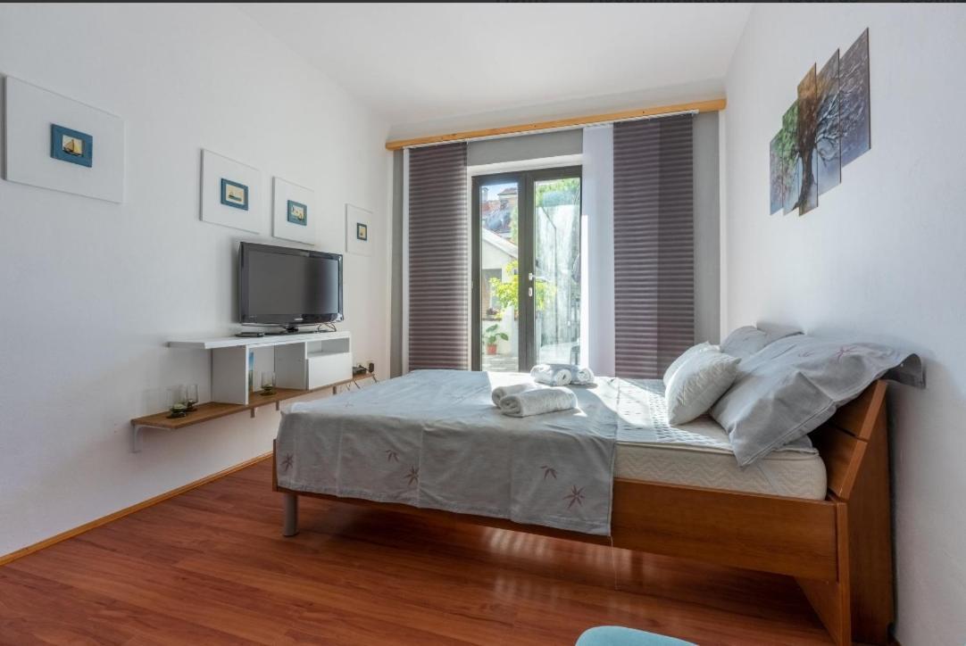 Apartmani Deleut Novi Vinodolski Exterior photo