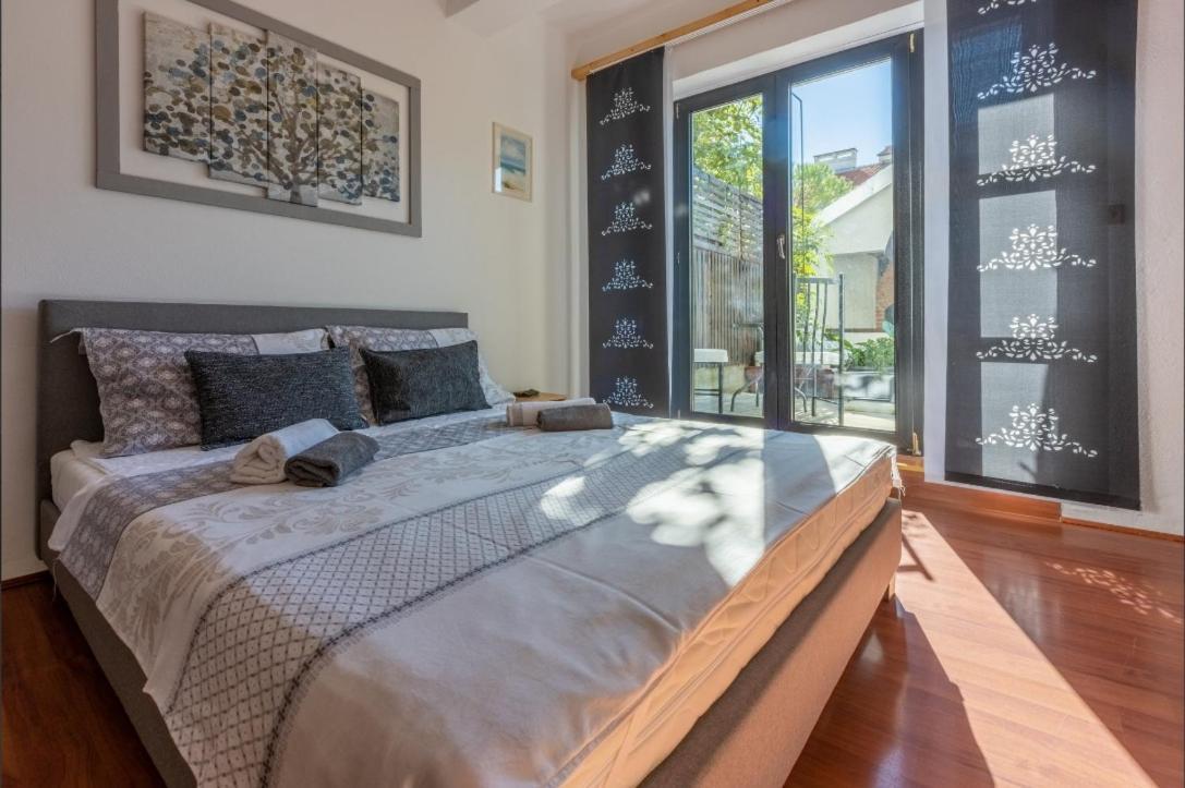 Apartmani Deleut Novi Vinodolski Exterior photo
