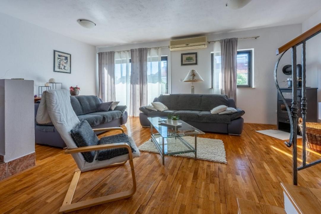 Apartmani Deleut Novi Vinodolski Exterior photo