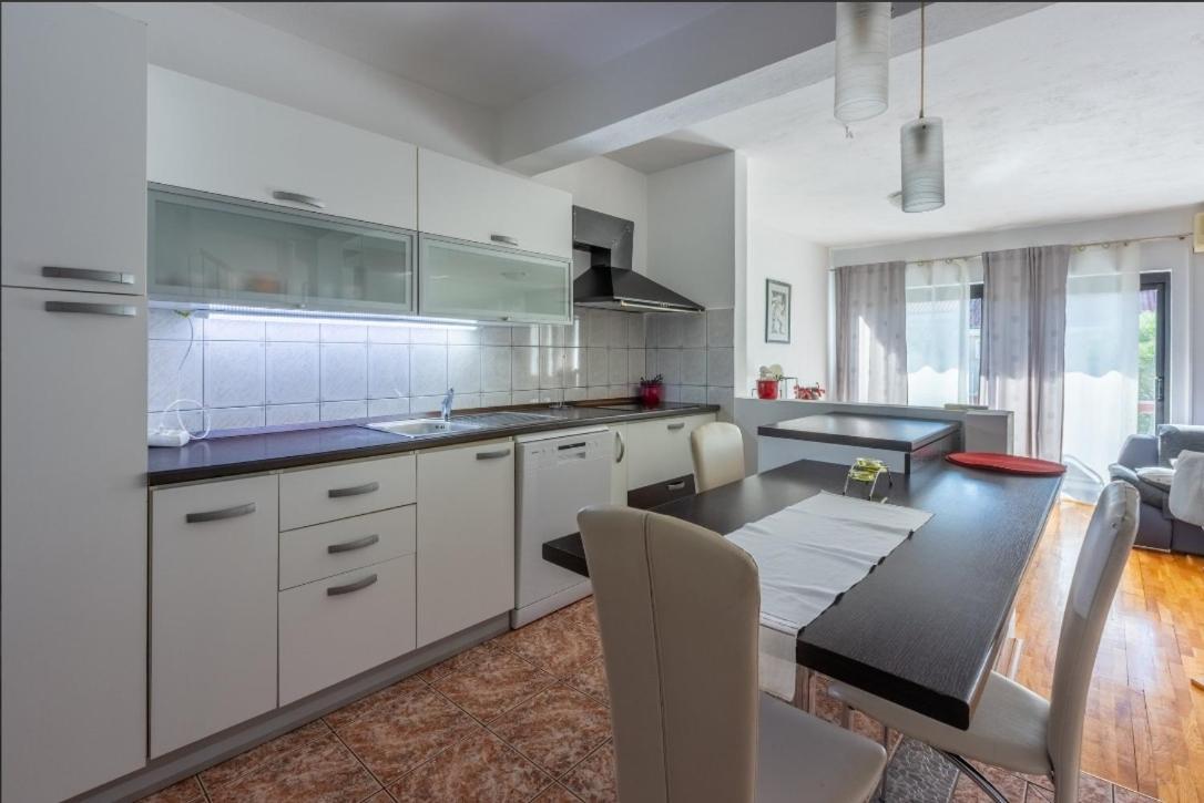 Apartmani Deleut Novi Vinodolski Exterior photo